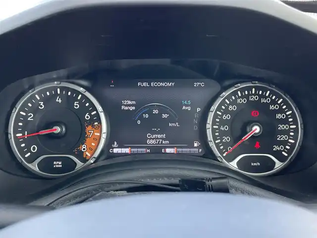 クライスラー・ジープ ジープ レネゲード リミテッド 千葉県 2016(平28)年 6.9万km 黒 衝突軽減ブレーキ/社外７インチメモリナビ/バックカメラ/レザーシート/パワーシート/シートヒーター/ステアリングヒーター/ＢＳＭ/コーナーセンサー/HIDヘッドライト/オートライト/ＥＴＣ