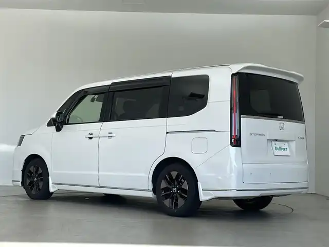 ホンダ ステップワゴン スパーダ 埼玉県 2022(令4)年 1.1万km プラチナホワイトパール 純正１１．４インチナビ　純正１５．６インチナビ　マルチビューカメラ　ハーフレザー　シートヒーター　アダプティブクルーズコントロール　前後コーナーセンサー　パワーバックドア　オートライト　フルセグＴＶ　スペアキー