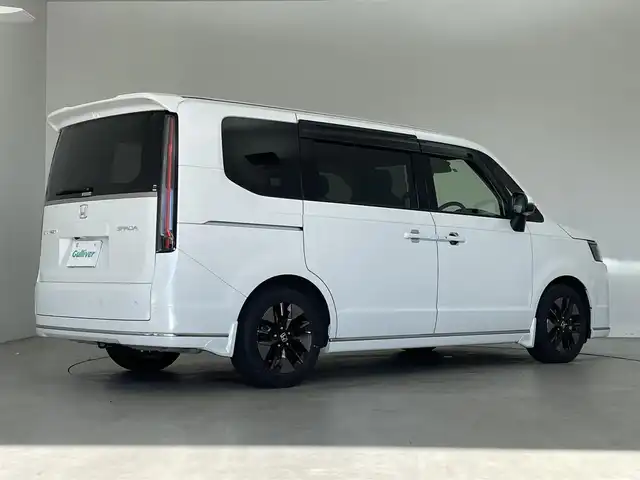 ホンダ ステップワゴン スパーダ 埼玉県 2022(令4)年 1.1万km プラチナホワイトパール 純正１１．４インチナビ　純正１５．６インチナビ　マルチビューカメラ　ハーフレザー　シートヒーター　アダプティブクルーズコントロール　前後コーナーセンサー　パワーバックドア　オートライト　フルセグＴＶ　スペアキー
