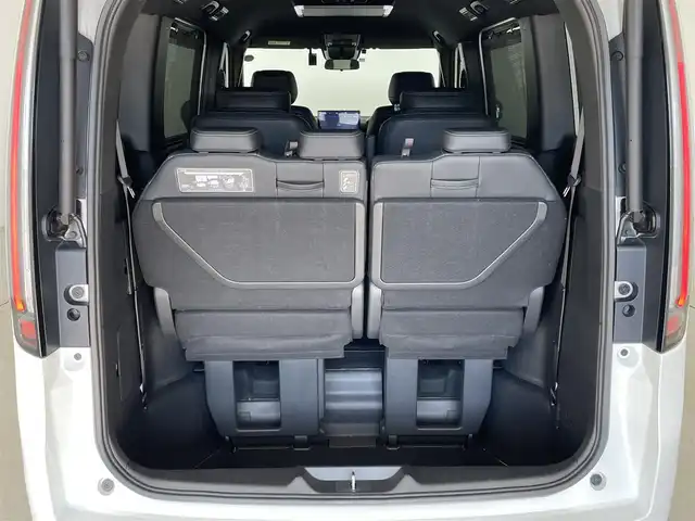 ホンダ ステップワゴン スパーダ 埼玉県 2022(令4)年 1.1万km プラチナホワイトパール 純正１１．４インチナビ　純正１５．６インチナビ　マルチビューカメラ　ハーフレザー　シートヒーター　アダプティブクルーズコントロール　前後コーナーセンサー　パワーバックドア　オートライト　フルセグＴＶ　スペアキー