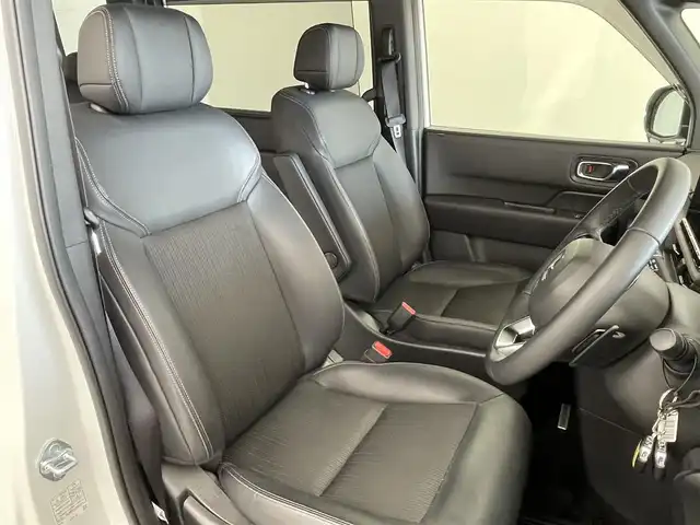 ホンダ ステップワゴン スパーダ 埼玉県 2022(令4)年 1.1万km プラチナホワイトパール 純正１１．４インチナビ　純正１５．６インチナビ　マルチビューカメラ　ハーフレザー　シートヒーター　アダプティブクルーズコントロール　前後コーナーセンサー　パワーバックドア　オートライト　フルセグＴＶ　スペアキー