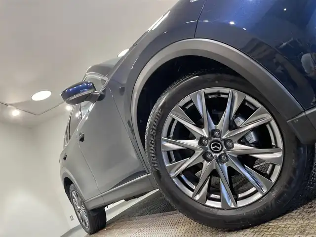 マツダ ＣＸ－５ XD エクスクルーシブモード 愛知県 2021(令3)年 2.5万km ディープクリスタルブルーマイカ 純正１０．２５インチナビ　/（Bluetooth/FM/AM/CarPlay/USB/フルセグTV)/ＢＯＳＥサウンド　/３６０°ビューモニター　/シートヒーター　/電動バックドア　/ＥＴＣ　/衝突軽減ブレーキ/レーダークルーズコントロール　/ステアリングヒーター　/ドライブレコーダー　/メモリー機能付パワーシート/ワイヤレス充電/ブラインドスポットモニター/ヘッドアップディスプレイ/レーンキープアシスト/コーナーセンサー/LEDヘッドライト/LEDフォグランプ/純正フロアマット