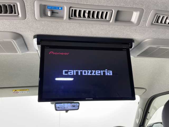 トヨタ ハイエース GL 千葉県 2023(令5)年 0.8万km ブラックマイカ 社外ナビ/　CD/DVD/Bluetooth/フルセグTV/フリップダウンモニター/車線逸脱警報/衝突軽減ブレーキ/クリアランスソナー/アラウンドビューモニター/マフラー／アルミホイール／フロントエアロ/片側パワスラ/社外センターコンソール/デジタルインナーミラー/レザー調シートカバー/ETC/LEDライト/フォグランプ/ウッド調ステアリング/フロアマット/ドアバイザー