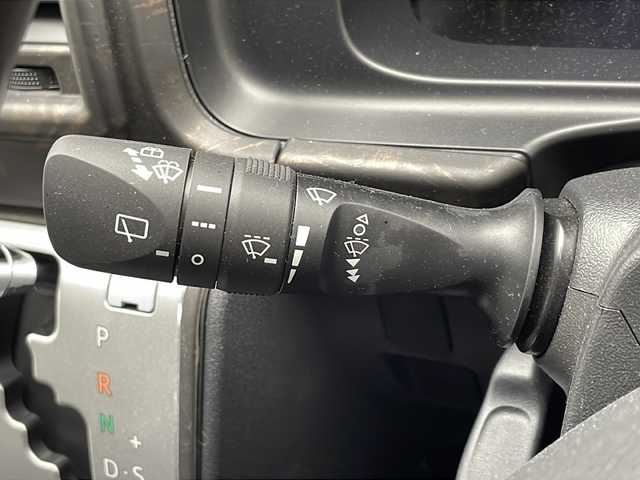 トヨタ ハイエース GL 千葉県 2023(令5)年 0.8万km ブラックマイカ 社外ナビ/　CD/DVD/Bluetooth/フルセグTV/フリップダウンモニター/車線逸脱警報/衝突軽減ブレーキ/クリアランスソナー/アラウンドビューモニター/マフラー／アルミホイール／フロントエアロ/片側パワスラ/社外センターコンソール/デジタルインナーミラー/レザー調シートカバー/ETC/LEDライト/フォグランプ/ウッド調ステアリング/フロアマット/ドアバイザー