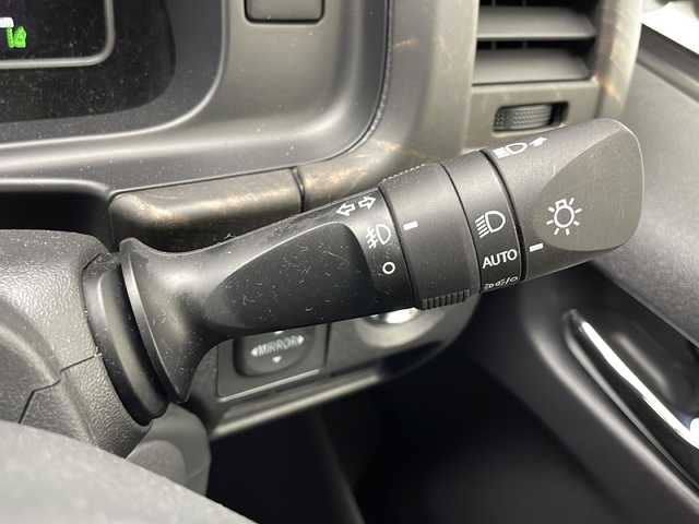 トヨタ ハイエース GL 千葉県 2023(令5)年 0.8万km ブラックマイカ 社外ナビ/　CD/DVD/Bluetooth/フルセグTV/フリップダウンモニター/車線逸脱警報/衝突軽減ブレーキ/クリアランスソナー/アラウンドビューモニター/マフラー／アルミホイール／フロントエアロ/片側パワスラ/社外センターコンソール/デジタルインナーミラー/レザー調シートカバー/ETC/LEDライト/フォグランプ/ウッド調ステアリング/フロアマット/ドアバイザー