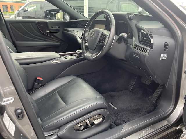 レクサス ＬＳ 500h Iパッケージ 長崎県 2018(平30)年 5.1万km マンガンラスター 純正メーカーナビ/CD/DVD/BT/USB/フルセグTV/全方位カメラ/黒レザーシート/前席メモリーシート/前席パワーシート/前席シートヒーター/前席エアーシート/ステアリングヒーター/衝突被害軽減システム/ステアリングスイッチ/レーダークルーズコントロール/ブラインドスポットモニター/デジタルインナーミラー/パワーバックドア/純正LEDヘッドライト/オートマチックハイビーム/パドルシフト/ドライブレコーダー/ビルトインETC