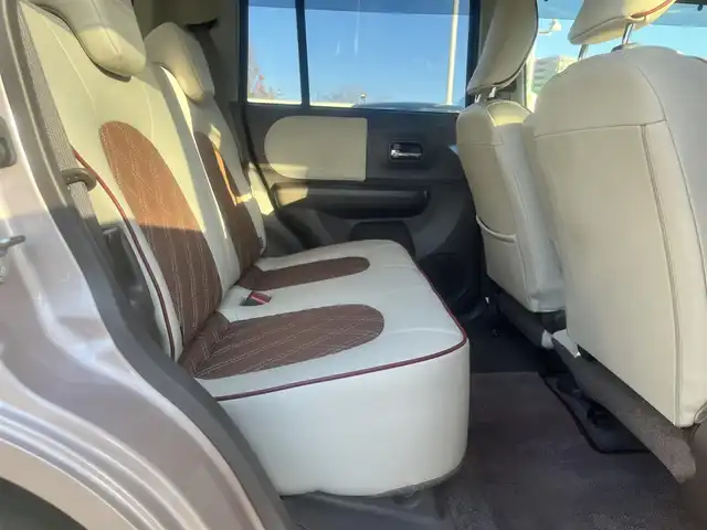 スズキ ラパン ショコラ X 島根県 2014(平26)年 9.5万km シャンパンピンクパール/メタリックホワイト 社外ＨＤＤナビ　/フルセグＴＶ　/ＤＶＤ再生　/Ｂｌｕｅｔｏｏｔｈ接続　/ＥＴＣ　/アイドリングストップ/スマートキー/プッシュスタート/純正アルミホイール　/純正ＨＩＤヘッドライト/純正フロアマット　/保証書　/取扱説明書　/スペアキー１本　