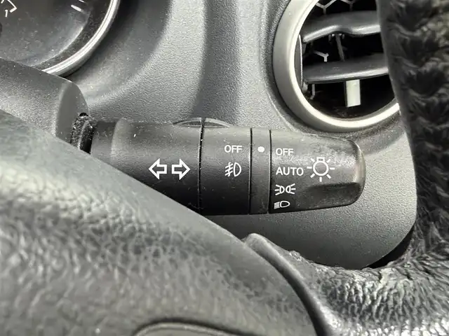 日産 デュアリス 20G FOUR 高知県 2013(平25)年 7.5万km スーパーブラック 純正ナビ/Bluetooth接続/ETC/4WD/MTモード付AT/AAC/ガラスルーフ/純正フロアマット/純正17インチアルミホイール/キセノンヘッドライト/運転席＋助手席＋サイドエアバッグ/スマートキー/盗難防止装置