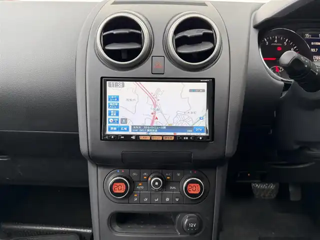 日産 デュアリス 20G FOUR 高知県 2013(平25)年 7.5万km スーパーブラック 純正ナビ/Bluetooth接続/ETC/4WD/MTモード付AT/AAC/ガラスルーフ/純正フロアマット/純正17インチアルミホイール/キセノンヘッドライト/運転席＋助手席＋サイドエアバッグ/スマートキー/盗難防止装置