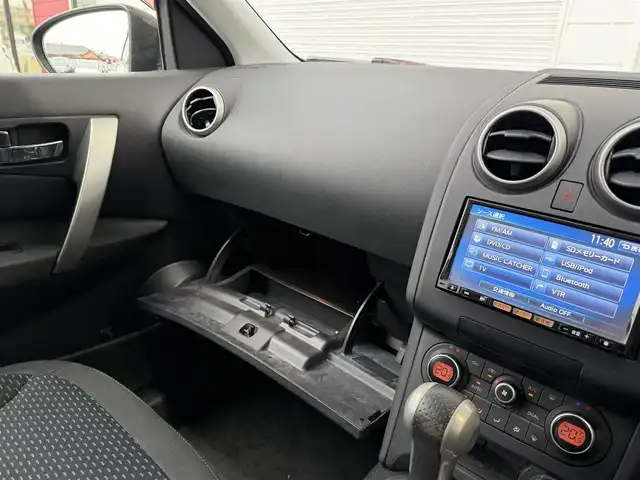 日産 デュアリス 20G FOUR 高知県 2013(平25)年 7.5万km スーパーブラック 純正ナビ/Bluetooth接続/ETC/4WD/MTモード付AT/AAC/ガラスルーフ/純正フロアマット/純正17インチアルミホイール/キセノンヘッドライト/運転席＋助手席＋サイドエアバッグ/スマートキー/盗難防止装置