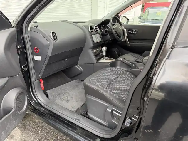 日産 デュアリス 20G FOUR 高知県 2013(平25)年 7.5万km スーパーブラック 純正ナビ/Bluetooth接続/ETC/4WD/MTモード付AT/AAC/ガラスルーフ/純正フロアマット/純正17インチアルミホイール/キセノンヘッドライト/運転席＋助手席＋サイドエアバッグ/スマートキー/盗難防止装置