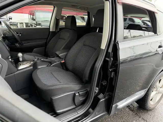 日産 デュアリス 20G FOUR 高知県 2013(平25)年 7.5万km スーパーブラック 純正ナビ/Bluetooth接続/ETC/4WD/MTモード付AT/AAC/ガラスルーフ/純正フロアマット/純正17インチアルミホイール/キセノンヘッドライト/運転席＋助手席＋サイドエアバッグ/スマートキー/盗難防止装置