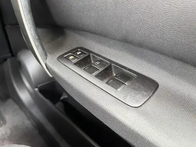 日産 デュアリス 20G FOUR 高知県 2013(平25)年 7.5万km スーパーブラック 純正ナビ/Bluetooth接続/ETC/4WD/MTモード付AT/AAC/ガラスルーフ/純正フロアマット/純正17インチアルミホイール/キセノンヘッドライト/運転席＋助手席＋サイドエアバッグ/スマートキー/盗難防止装置