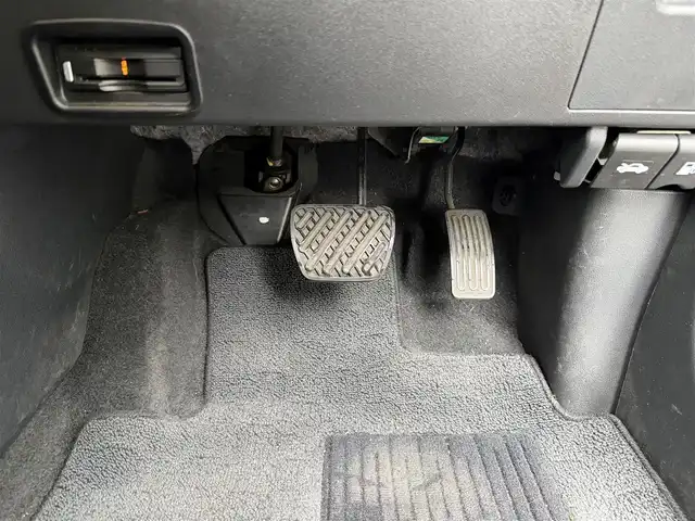 日産 デュアリス 20G FOUR 高知県 2013(平25)年 7.5万km スーパーブラック 純正ナビ/Bluetooth接続/ETC/4WD/MTモード付AT/AAC/ガラスルーフ/純正フロアマット/純正17インチアルミホイール/キセノンヘッドライト/運転席＋助手席＋サイドエアバッグ/スマートキー/盗難防止装置