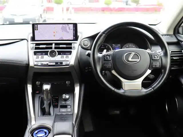 レクサス ＮＸ 300 Iパッケージ 神奈川県 2018(平30)年 5.6万km ソニッククォーツ 純正ナビ/：フルセグTV/全方位カメラ/置くだけ充電/ヘッドアップディスプレイ/黒革シート/：前席パワーシート/：シートヒーター/ステアリングヒーター/BSM/電動パーキングブレーキ/３眼LEDヘッドライト/ETC2.0/保証書/取説/記録簿/スペアスマートキー/カードキー