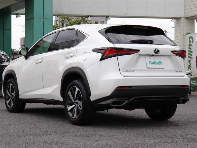 レクサス ＮＸ 300 Iパッケージ 神奈川県 2018(平30)年 5.6万km ソニッククォーツ 純正ナビ/：フルセグTV/全方位カメラ/置くだけ充電/ヘッドアップディスプレイ/黒革シート/：前席パワーシート/：シートヒーター/ステアリングヒーター/BSM/電動パーキングブレーキ/３眼LEDヘッドライト/ETC2.0/保証書/取説/記録簿/スペアスマートキー/カードキー