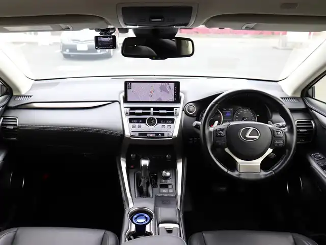 レクサス ＮＸ 300 Iパッケージ 神奈川県 2018(平30)年 5.6万km ソニッククォーツ 純正ナビ/：フルセグTV/全方位カメラ/置くだけ充電/ヘッドアップディスプレイ/黒革シート/：前席パワーシート/：シートヒーター/ステアリングヒーター/BSM/電動パーキングブレーキ/３眼LEDヘッドライト/ETC2.0/保証書/取説/記録簿/スペアスマートキー/カードキー