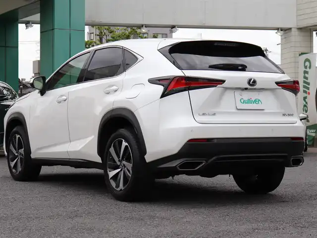 レクサス ＮＸ 300 Iパッケージ 神奈川県 2018(平30)年 5.6万km ソニッククォーツ 純正ナビ/：フルセグTV/全方位カメラ/置くだけ充電/ヘッドアップディスプレイ/黒革シート/：前席パワーシート/：シートヒーター/ステアリングヒーター/BSM/電動パーキングブレーキ/３眼LEDヘッドライト/ETC2.0/保証書/取説/記録簿/スペアスマートキー/カードキー