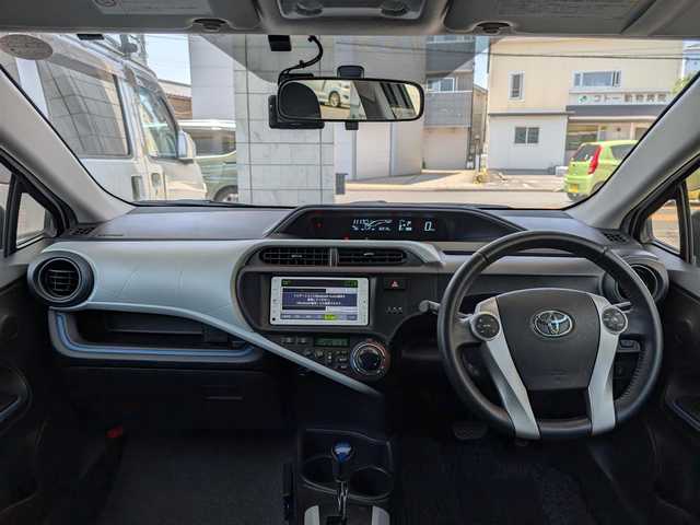 トヨタ アクア S 埼玉県 2014(平26)年 3.7万km ライムホワイトパールクリスタルシャイン メモリナビ(NSCP-W62)/ワンセグテレビ/バックカメラ/アイドリングストップ/ドアバイザー/コーナーポール/プッシュスタート/ETC/前後ドライブレコーダー(ZDR045)/整備記録簿(R5、R3、R1、H29、H28、H27、H26)
