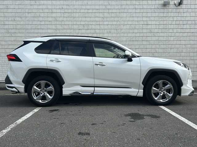 トヨタ ＲＡＶ４ ハイブリットG 秋田県 2020(令2)年 7.5万km ホワイトパールクリスタルシャイン ・４WD/・寒冷地仕様/・純正ナビ/・フルセグ/・Bluetooth/・純正ETC/・前後コーナーセンサー/・シートヒーターD席＋N席/・シートクーラーD席＋N席/・全方位車外カメラ/・追従式クルーズコントロール/・ドラレコ/・スマートキー/・シートヒーター/・パワーシート/・エアロパーツ（モデリスタ）
