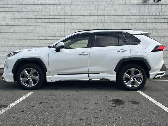 トヨタ ＲＡＶ４ ハイブリットG 秋田県 2020(令2)年 7.5万km ホワイトパールクリスタルシャイン ・４WD/・寒冷地仕様/・純正ナビ/・フルセグ/・Bluetooth/・純正ETC/・前後コーナーセンサー/・シートヒーターD席＋N席/・シートクーラーD席＋N席/・全方位車外カメラ/・追従式クルーズコントロール/・ドラレコ/・スマートキー/・シートヒーター/・パワーシート/・エアロパーツ（モデリスタ）