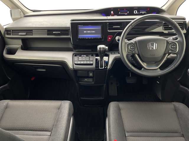 ホンダ ステップワゴン スパーダ ホンダセンシング 鹿児島県 2020(令2)年 3.4万km プラチナホワイトパール ホンダセンシング/社外SDナビ/(BT/CD/DVD/フルセグTV)/社外フリップダウンモニター/両側パワースライドドア/レーダークルーズコントロール/レーンキープアシスト/パドルシフト/ステアリングスイッチ/バックカメラ/純正ビルトインETC2.0/わくわくゲート/前方ドライブレコーダー/ウォークスルー/純正フロアマット/純正サイドバイザー/アイドリングストップ/純正LEDヘッドライト