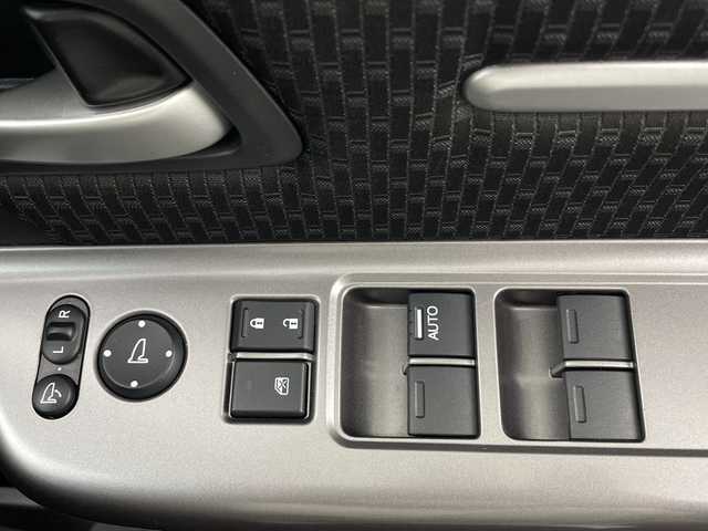 ホンダ ステップワゴン スパーダ ホンダセンシング 鹿児島県 2020(令2)年 3.4万km プラチナホワイトパール ホンダセンシング/社外SDナビ/(BT/CD/DVD/フルセグTV)/社外フリップダウンモニター/両側パワースライドドア/レーダークルーズコントロール/レーンキープアシスト/パドルシフト/ステアリングスイッチ/バックカメラ/純正ビルトインETC2.0/わくわくゲート/前方ドライブレコーダー/ウォークスルー/純正フロアマット/純正サイドバイザー/アイドリングストップ/純正LEDヘッドライト