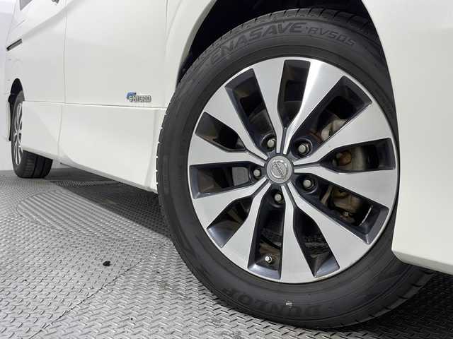 日産 セレナ ハイウェイスター 広島県 2016(平28)年 6.5万km ブリリアントホワイトパール 禁煙/純正ナビ/クルーズコントロール/アラウンドビューモニター/両側パワースライド/レーンキープアシスト/ETC/後席フリップダウンモニター/コーナーセンサー/衝突軽減システム/横滑り防止装置/オートライト/スペアキー(1本)/スマートキー/パーキングアシスト/アイドリングストップ/純正16インチアルミホイール/エアバッグ(運転席/助手席/サイド)