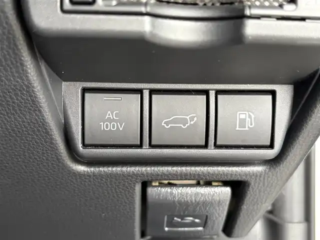 トヨタ プリウス Z 愛知県 2023(令5)年 1.4万km プラチナホワイトパールマイカ ワンオーナー/純正12.3インチナビ/　TV/BT/USB/AM/FM/Miracast/スマホ連携/全方位カメラ/エアーシート/シートヒーター/運転席パワーシート（メモリー付き）/ハンドルヒーター/トヨタセーフティセンス/レーダークルーズ/LKA/BSM/パワーバックドア/デジタルインナーミラー/ワイヤレス充電/ETC2.0/100V電源/電動パーキングブレーキ/オートホールド機能/純正フロアマット/ドアバイザー/スマートキー×2