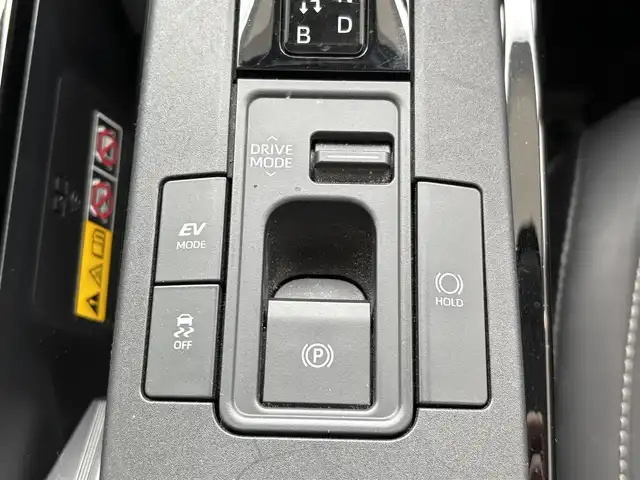 トヨタ プリウス Z 愛知県 2023(令5)年 1.4万km プラチナホワイトパールマイカ ワンオーナー/純正12.3インチナビ/　TV/BT/USB/AM/FM/Miracast/スマホ連携/全方位カメラ/エアーシート/シートヒーター/運転席パワーシート（メモリー付き）/ハンドルヒーター/トヨタセーフティセンス/レーダークルーズ/LKA/BSM/パワーバックドア/デジタルインナーミラー/ワイヤレス充電/ETC2.0/100V電源/電動パーキングブレーキ/オートホールド機能/純正フロアマット/ドアバイザー/スマートキー×2