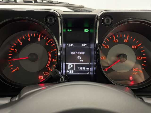 スズキ ジムニー XC 宮崎県 2023(令5)年 1.4万km シフォンアイボリーメタリックブラック2トーンルーフ 禁煙車/衝突被害軽減ブレーキ/純正8型ナビTV/（Panasonic/CN-RZ875/CD/DVD/Bluetooth/フルセグTV)/純正バックカメラ/純正LEDオートライト/純正フォグ/純正セキュリティアラーム/純正フロアマット/クルーズコントロール/ダウンヒルアシストコントロール/ヒーテッドドアミラー/オートエアコン/本革巻ハンドル/ETC/スマートキー/プッシュエンジンスタート/スペアキー/新車時保証書/取扱い説明書