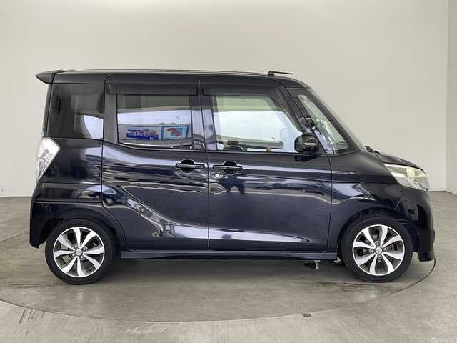 日産 デイズ ルークス ハイウェイスターターボ 兵庫県 2015(平27)年 9.2万km ブラック ・社外7インチメモリナビ/・CD/DVD/SD/USB/iPod/・ワンセグTV/・アラウンドビューモニター/・両側パワースライド/・衝突軽減システム/・横滑り防止装置/・アイドリングストップ/・HIDヘッドライト/・オートライト/・フォグライト/・ステアリングリモコン/・ETC/・純正フロアマット/・純正15インチアルミホイール/・純正ドアバイザー/・防眩ミラー/・スマートキー/・プッシュスタート/・W＋サイドエアバッグ