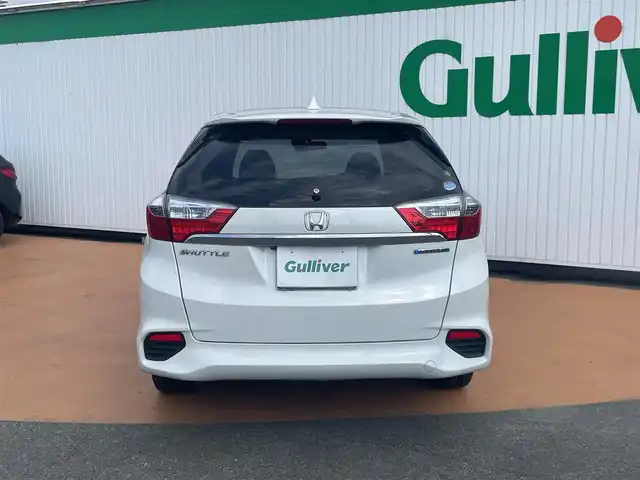 ホンダ シャトル ハイブリッド X スタイルエディション 三重県 2016(平28)年 11.8万km ホワイトオーキッドパール 外部検査済み/ワンオーナー/カロッツェリアメモリナビ/　＊フルセグテレビ/DVD/CD/Bluetooth/バックカメラ/クルーズコントロール/シティブレーキアクティブシステム/LEDヘッドランプ/オートライト/ボディ同色電動オート格納ドアミラー/革巻きステアリングホイール/ステアリングスイッチ/プラズマクラスター付きオートエアコン/SRSエアバック（運転席/助手席/サイド/カーテン）/ビルトインETC/スマートキーシステム/プッシュスタート