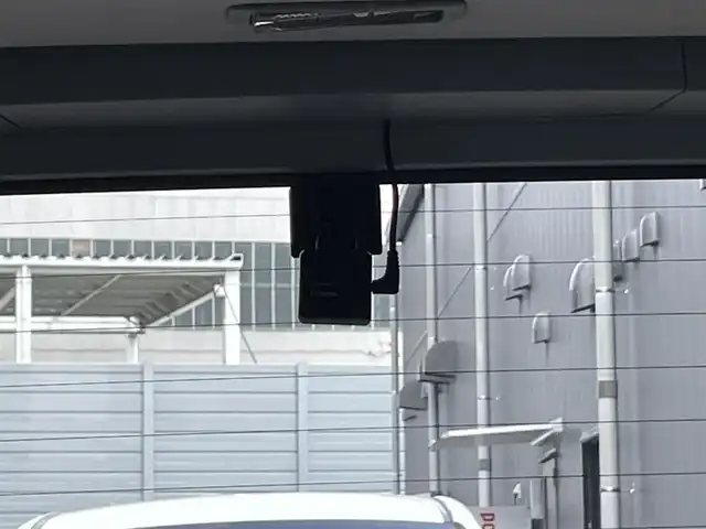 トヨタ タンク カスタムG 滋賀県 2020(令2)年 4.8万km パールホワイトⅢ 純正9インチナビ（Bluetooth/SD/CD/フルセグ）/バックカメラ/横滑り防止装置/コーナーセンサー（前後）/衝突軽減装置/ドライブレコーダー（前後）/両側電動スライドドア/LEDヘッドライト/純正14インチアルミホイール/ビルトインETC/スマートキー/シートヒーター（前席）/電動格納ミラー/プッシュスタート