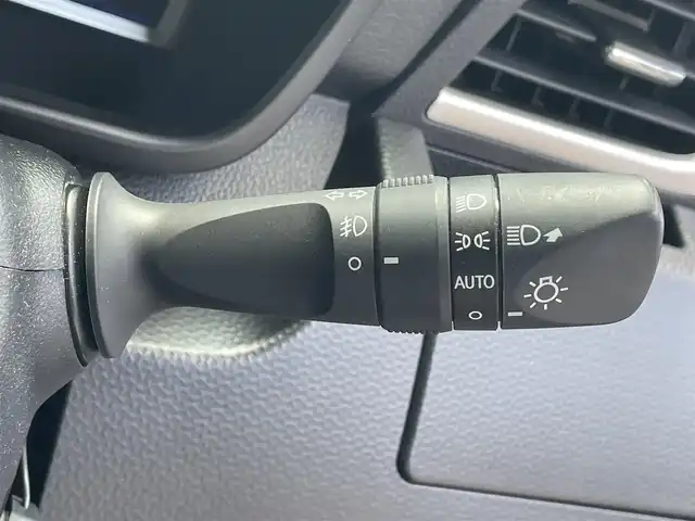 トヨタ タンク カスタムG 滋賀県 2020(令2)年 4.8万km パールホワイトⅢ 純正9インチナビ（Bluetooth/SD/CD/フルセグ）/バックカメラ/横滑り防止装置/コーナーセンサー（前後）/衝突軽減装置/ドライブレコーダー（前後）/両側電動スライドドア/LEDヘッドライト/純正14インチアルミホイール/ビルトインETC/スマートキー/シートヒーター（前席）/電動格納ミラー/プッシュスタート