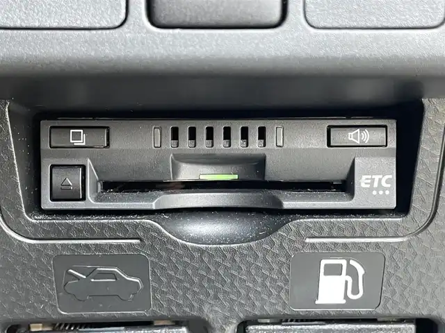 トヨタ タンク カスタムG 滋賀県 2020(令2)年 4.8万km パールホワイトⅢ 純正9インチナビ（Bluetooth/SD/CD/フルセグ）/バックカメラ/横滑り防止装置/コーナーセンサー（前後）/衝突軽減装置/ドライブレコーダー（前後）/両側電動スライドドア/LEDヘッドライト/純正14インチアルミホイール/ビルトインETC/スマートキー/シートヒーター（前席）/電動格納ミラー/プッシュスタート