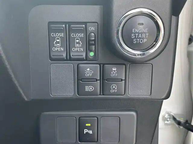 トヨタ タンク カスタムG 滋賀県 2020(令2)年 4.8万km パールホワイトⅢ 純正9インチナビ（Bluetooth/SD/CD/フルセグ）/バックカメラ/横滑り防止装置/コーナーセンサー（前後）/衝突軽減装置/ドライブレコーダー（前後）/両側電動スライドドア/LEDヘッドライト/純正14インチアルミホイール/ビルトインETC/スマートキー/シートヒーター（前席）/電動格納ミラー/プッシュスタート