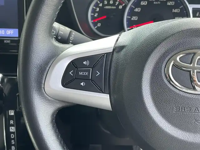 トヨタ タンク カスタムG 滋賀県 2020(令2)年 4.8万km パールホワイトⅢ 純正9インチナビ（Bluetooth/SD/CD/フルセグ）/バックカメラ/横滑り防止装置/コーナーセンサー（前後）/衝突軽減装置/ドライブレコーダー（前後）/両側電動スライドドア/LEDヘッドライト/純正14インチアルミホイール/ビルトインETC/スマートキー/シートヒーター（前席）/電動格納ミラー/プッシュスタート