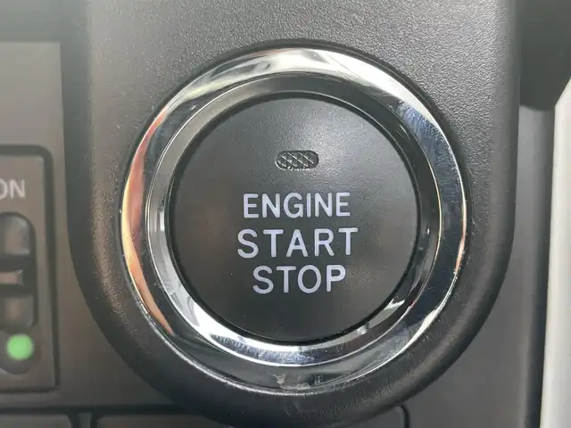 トヨタ タンク カスタムG 滋賀県 2020(令2)年 4.8万km パールホワイトⅢ 純正9インチナビ（Bluetooth/SD/CD/フルセグ）/バックカメラ/横滑り防止装置/コーナーセンサー（前後）/衝突軽減装置/ドライブレコーダー（前後）/両側電動スライドドア/LEDヘッドライト/純正14インチアルミホイール/ビルトインETC/スマートキー/シートヒーター（前席）/電動格納ミラー/プッシュスタート