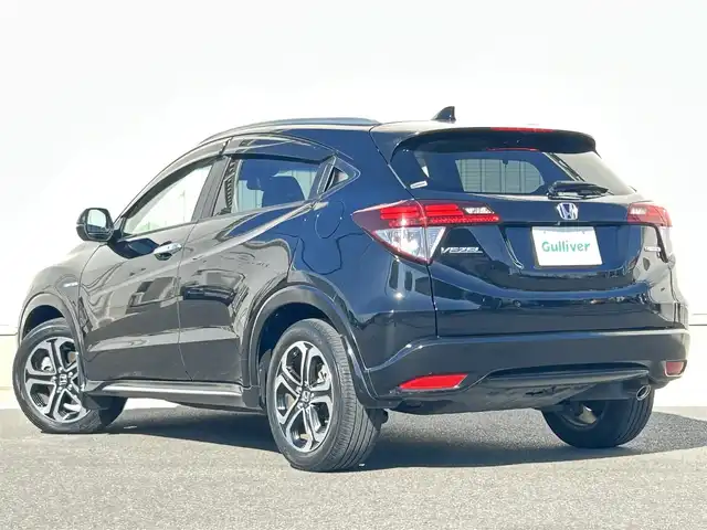 ホンダ ヴェゼル ハイブリッド Z ホンダセンシング 群馬県 2016(平28)年 8.8万km クリスタルブラックパール ワンオ-ナ-/ディーラーオプション8インチインターナビ/ CD/DVD/Bluetooth/SD/AUX/HDMI/USB/フルセグTV/バックカメラ/Honda SENSING/・ACC(アダプティブクルーズコントロール)/・CMBS（衝突被害軽減ブレーキ）/・LKAS（車線維持支援システム）/・路外逸脱抑制機能/・誤発進抑制機能/・先行車発進お知らせ機能/・標識認識機能/・歩行者事故低減ステアリング/・オートハイビーム/レザーシート/前席シートヒーター/前席パワーシート/運転席メモリーシート/革巻きステアリング/ステアリングリモコン/ETC/電子パーキングブレーキ/オートブレーキホールド/純正LEDヘッドライト/純正18インチアルミ/前方ドライブレコーダー/保証書/取扱説明書