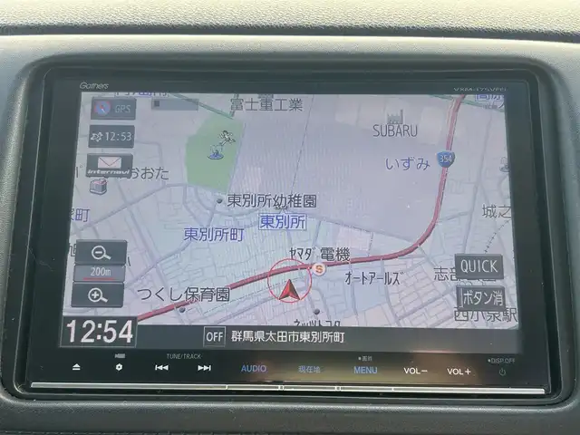 ホンダ ヴェゼル ハイブリッド Z ホンダセンシング 群馬県 2016(平28)年 8.8万km クリスタルブラックパール ワンオ-ナ-/ディーラーオプション8インチインターナビ/ CD/DVD/Bluetooth/SD/AUX/HDMI/USB/フルセグTV/バックカメラ/Honda SENSING/・ACC(アダプティブクルーズコントロール)/・CMBS（衝突被害軽減ブレーキ）/・LKAS（車線維持支援システム）/・路外逸脱抑制機能/・誤発進抑制機能/・先行車発進お知らせ機能/・標識認識機能/・歩行者事故低減ステアリング/・オートハイビーム/レザーシート/前席シートヒーター/前席パワーシート/運転席メモリーシート/革巻きステアリング/ステアリングリモコン/ETC/電子パーキングブレーキ/オートブレーキホールド/純正LEDヘッドライト/純正18インチアルミ/前方ドライブレコーダー/保証書/取扱説明書