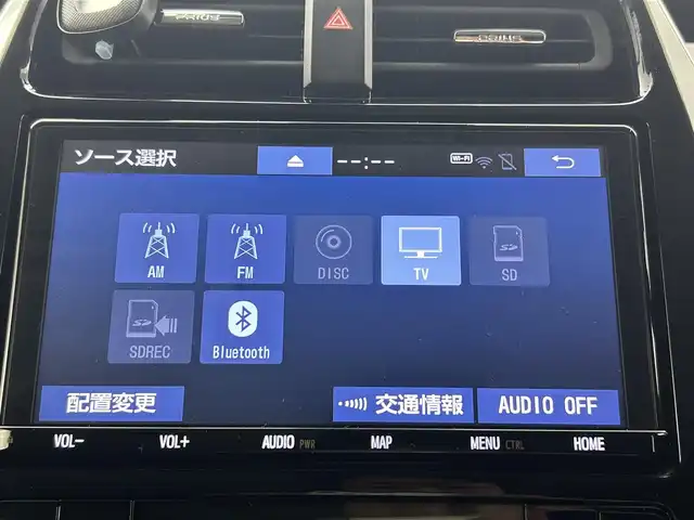 トヨタ プリウス Sセーフティプラス ツートーン 熊本県 2018(平30)年 8.5万km アティチュードブラックマイカ/ホワイトパールクリスタルシャイン ワンオーナー　/禁煙車　/純正9インチナビ（ＣＤ・ＤＶＤ・フルセグ・ＢＴ・ＳＤ）/バックカメラ　/ビルトインＥＴＣ２．０　/前後クリアランスソナー　/トヨタセーフティーセンス/・レーダークルーズコントロール/・プリクラッシュセーフティ/・レーンディパーチャーアラート/・オートハイビーム/横滑り防止/純正フロアマット/純正17インチAW/オートライト/LEDヘッドライト/フォグランプ/スマートキー/プッシュスタート/スペアキー1本/保証書