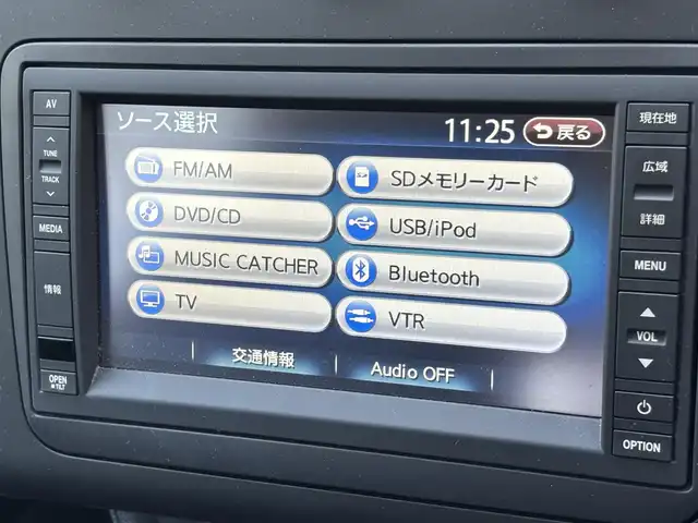 フォルクスワーゲン ゴルフ トゥーラン TSI ハイライン 東京都 2013(平25)年 3.8万km 黒 純正ＳＤナビゲーションシステム（SDナビ/地デジTV/DVD）/駐車支援システム　/パークディスタンスコントロール　/パドルシフト　/オートエアコン　/アルカンターラ／ファブリックコンビシート／スポーツシート/ＥＴＣ　/ＨＩＤヘッドランプ/ヘッドランプウォッシャー/フロントフォグランプ/コーナリングランプ/クローム加飾付ボディ同色サイドモール/シルバールーフレール/アルミニウムインパネ加飾/自発光式アナログメーター/フルカラーマルチファクションインジケーター/革巻きステアリングホイール/７DSG/７人乗り