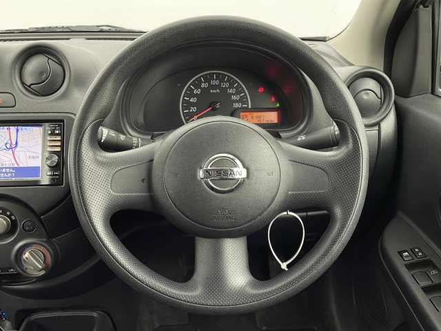 日産 マーチ 12S Vパッケージ 新潟県 2012(平24)年 8.2万km ブリリアントシルバー 純正SDナビ/(AM/FM/CD/SD/ワンセグ/Bluetooth)/ヘッドライトレベライザー/社外アルミホイール付冬タイヤ積込/(165/70/R14/7mm)/電動格納ミラー/ドアバイザー