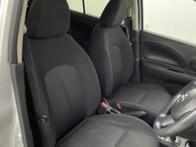 日産 マーチ 12S Vパッケージ 新潟県 2012(平24)年 8.2万km ブリリアントシルバー 純正SDナビ/(AM/FM/CD/SD/ワンセグ/Bluetooth)/ヘッドライトレベライザー/社外アルミホイール付冬タイヤ積込/(165/70/R14/7mm)/電動格納ミラー/ドアバイザー