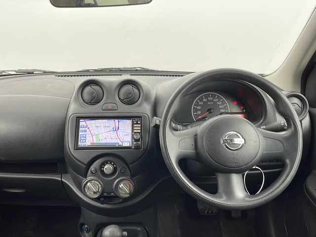 日産 マーチ 12S Vパッケージ 新潟県 2012(平24)年 8.2万km ブリリアントシルバー 純正SDナビ/(AM/FM/CD/SD/ワンセグ/Bluetooth)/ヘッドライトレベライザー/社外アルミホイール付冬タイヤ積込/(165/70/R14/7mm)/電動格納ミラー/ドアバイザー