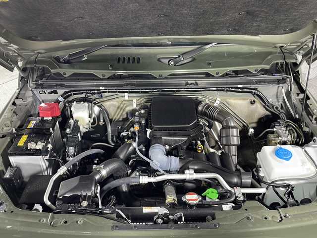 スズキ ジムニー XC 沖縄県 2024(令6)年 0.1万km ジャングルグリーン 禁煙車　/ススキ純正９インチナビ(AVIC-RQS720ZS)/【ＣＤ/ＤＶＤ/フルセグＴＶ/Ｂｌｕｅｔｏｏｔｈ】/バックカメラ/シートヒーター/ＥＴＣ/スマートキー/プッシュスタート/純正アルミ/レーダーブレーキサポート/背面タイヤ/４ＷＤ/保証書/取扱説明書
