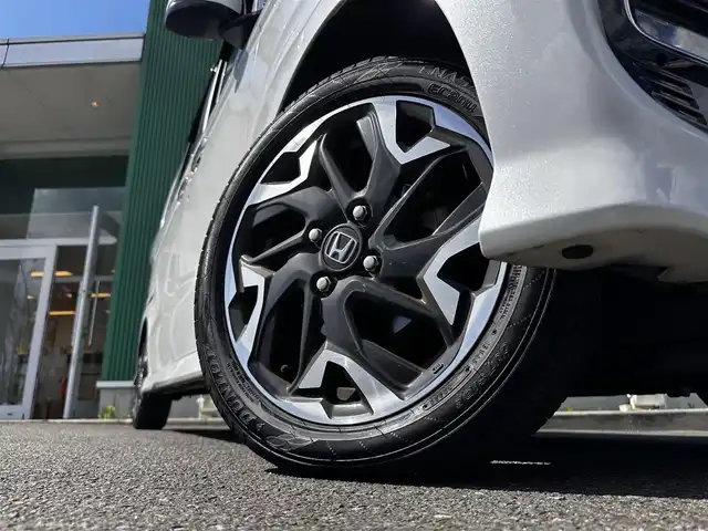 ホンダ Ｎ ＢＯＸ カスタム G L ターボ ホンダセンシング 宮城県 2018(平30)年 6.1万km プラチナホワイトパール ホンダセンシング/●衝突軽減ブレーキ〈CMBS〉/●誤発進抑制機能/●後方誤発進抑制機能/●歩行者事故低減ステアリング/●路外逸脱抑制機能/●ACC〈アダプティブ・クルーズ・コントロール〉/●LKAS〈車線維持支援システム〉/●オートハイビーム/●先行車発進お知らせ機能/●標識認識機能/Gathersプレミアムインターナビ(8インチ)/フルセグTV/CD/DVD/Bluetooth/SD/AUX/CD録音可/バックカメラ/両側パワースライドドア/ドライブレコーダー/ハーフレザーシート/LEDヘッドライト/ステアリングスイッチ/パドルシフト/サンシェード/USBポート×3/ウインカーミラー/ETC/取扱説明書/スペアキー