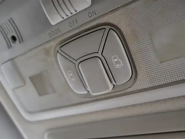 トヨタ エスティマ アエラス 山形県 2012(平24)年 10.5万km ホワイトパールクリスタルシャイン 4WD/純正HDDナビ/　【CD DVD HDD AUX】/フルセグTV/バックカメラ/両側パワースライドドア/ETC/スマートキー/3列シート/キセノンヘッドライト/フォグランプ/ウィンカーミラー/純正フロアマット/ドアバイザー