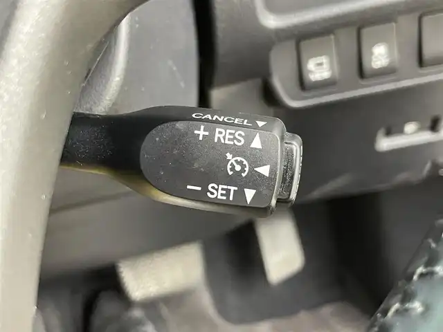 レクサス ＨＳ 250h 千葉県 2013(平25)年 5.1万km プラチナムシルバーメタリック 禁煙車/純正HDDナビ/・CD/DVD/AUX/USB/Bluetooth/フルセグTV/・バックカメラ、フロントカメラ/・ビルトインETC/クルーズコントロール/クリアランスソナー/革巻きステアリング/・ステアリングスイッチ/DNパワーシート/左右独立エアコン/純正フロアマット/純正ドアバイザー/純正17インチAW/電動格納ウインカーミラー/オートライト/・LEDヘッドライト/・LEDフォグランプ